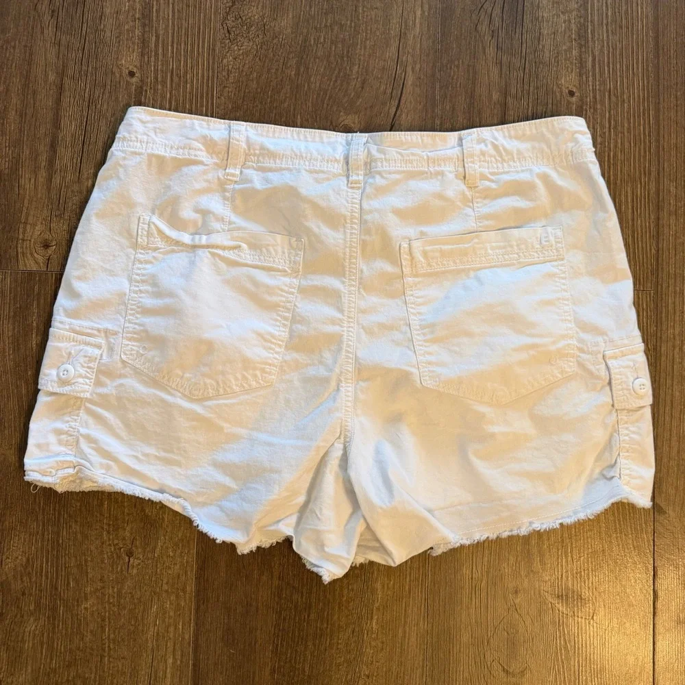American Eagle Cargo Shorts Womens 12 White High‎ Rise Raw Hem Stretch Utility